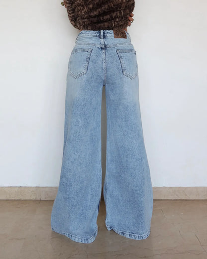 Statement Belt Wide-Leg Jeans