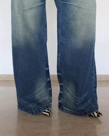 Comfort-Fit Wide-Leg Baggy Jeans