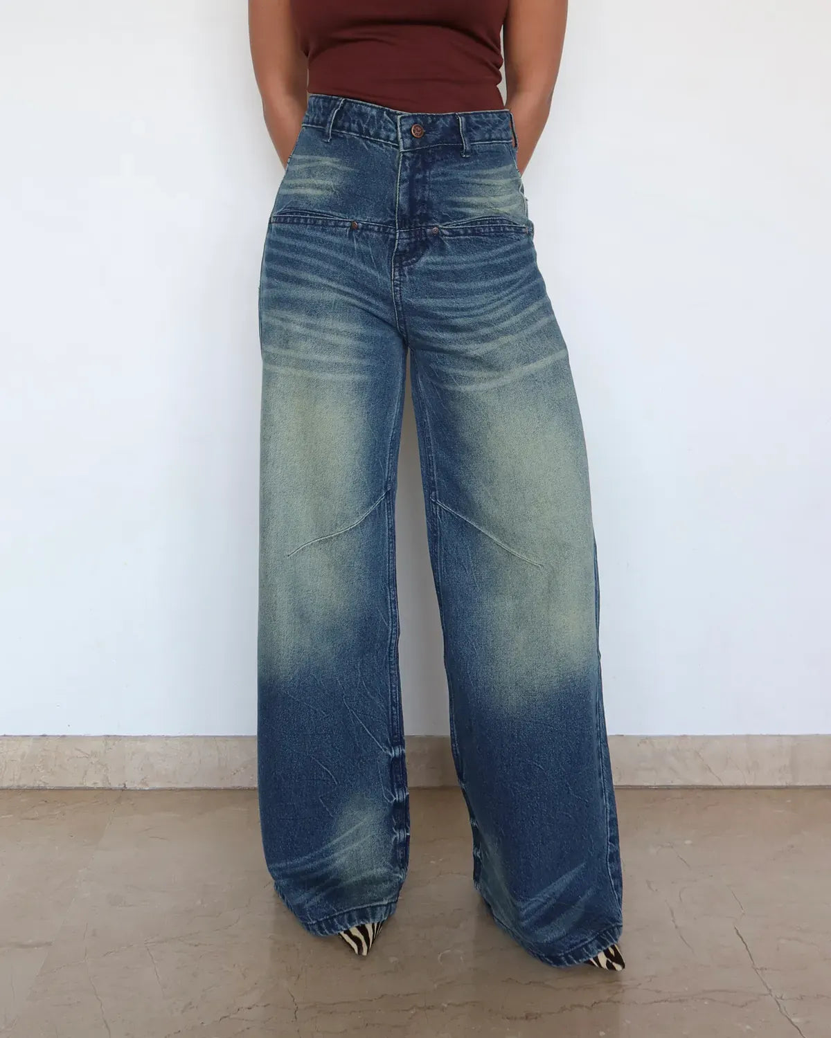 Comfort-Fit Wide-Leg Baggy Jeans