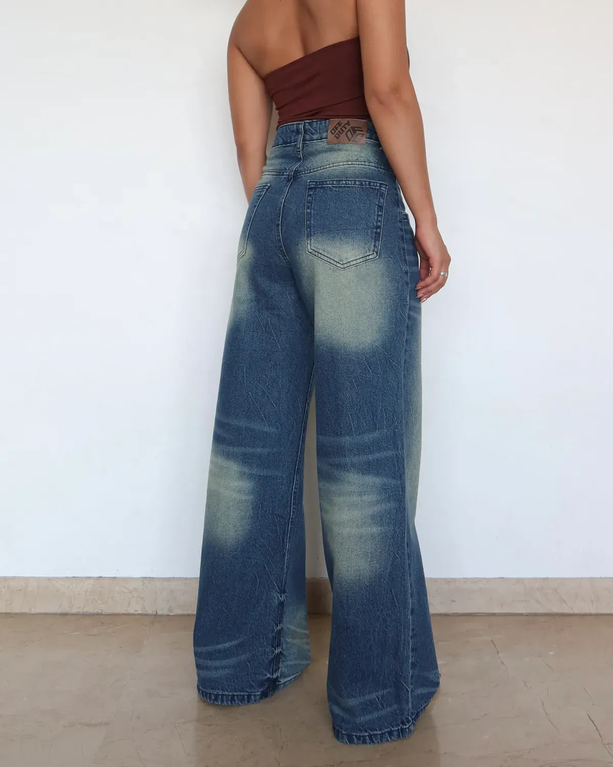 Comfort-Fit Wide-Leg Baggy Jeans